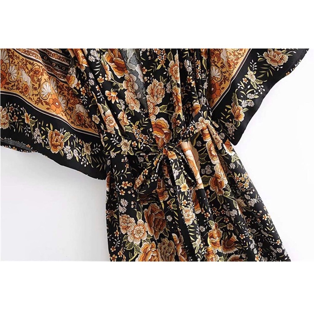 ❌HOLD❌Bohemian Floral Kimono - Picture 5 of 6